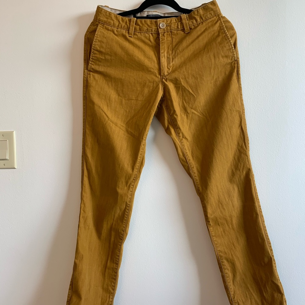 Banana Republic Men’s casual pant